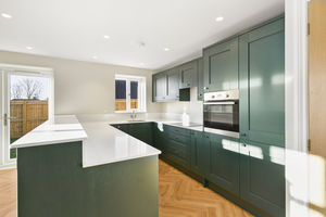 Compass Crescent Old Whittington